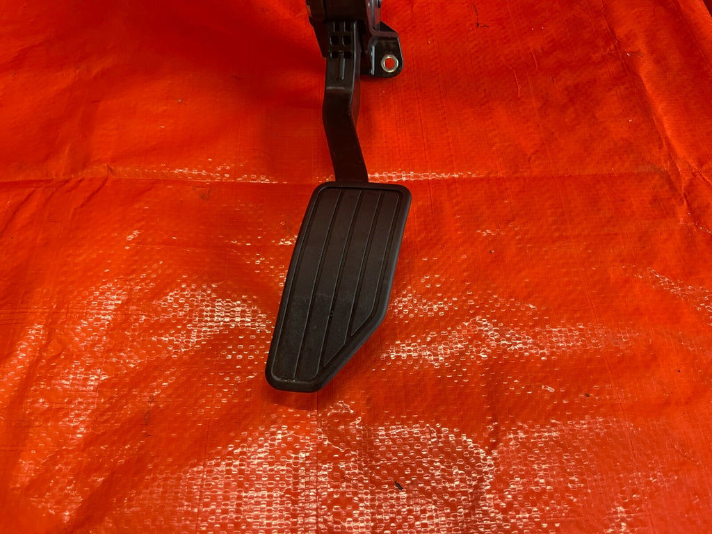 18 21 SUBARU CROSSTREK   ACCELERATOR PEDAL   GASOLINE GAS THROTTLE   OEM OE #722