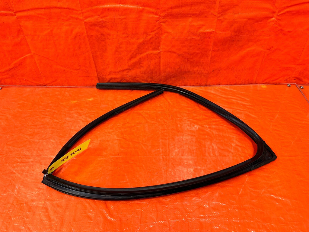04 08 ACURA TSX   PASSENGER RIGHT REAR WINDOW GLASS RUN CHANNEL   OEM #2759