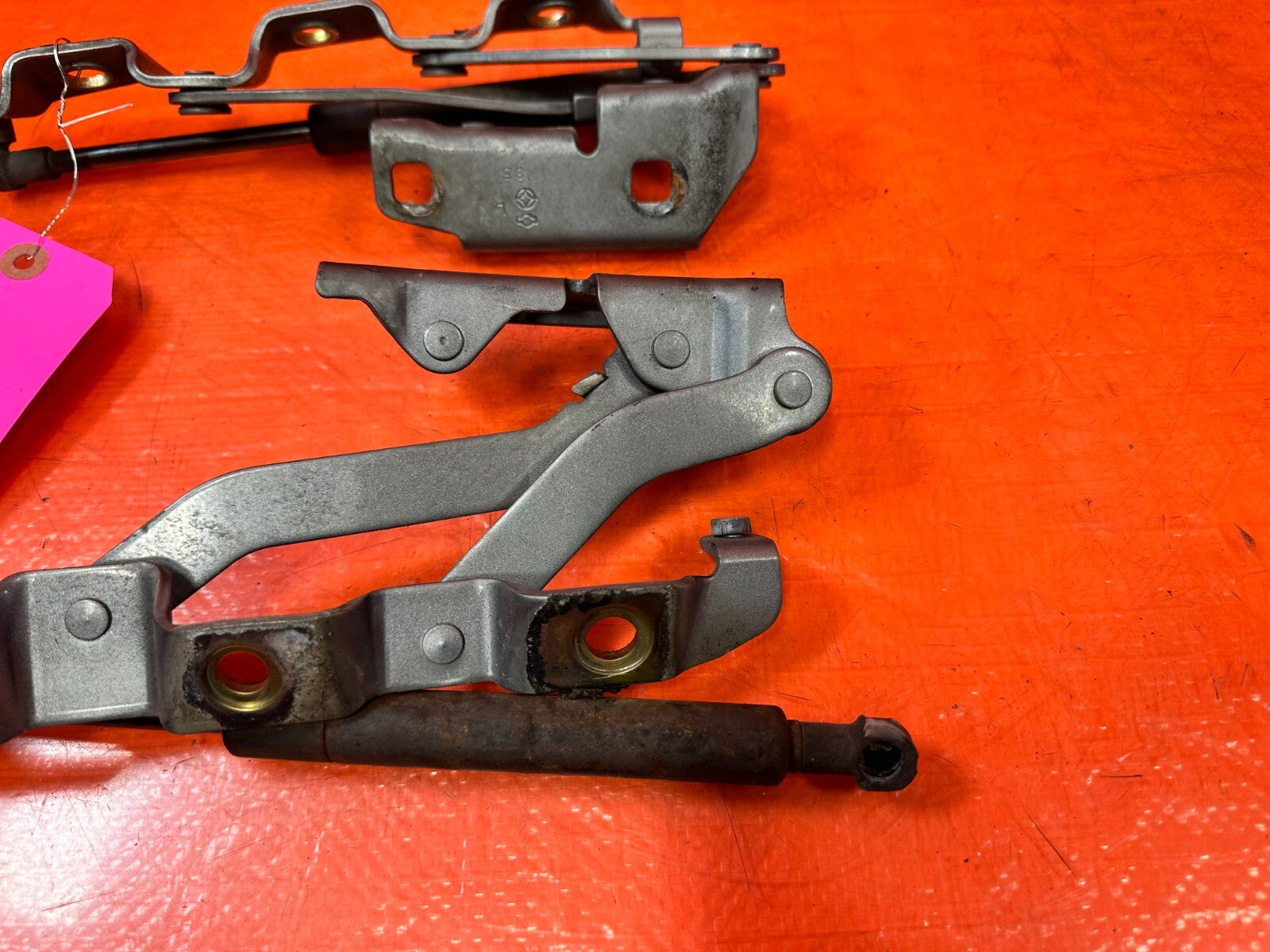 04 08 NISSAN 350Z CONVERTIBLE   LEFT AND RIGHT TRUNK HINGES   OEM FACTORY #2624
