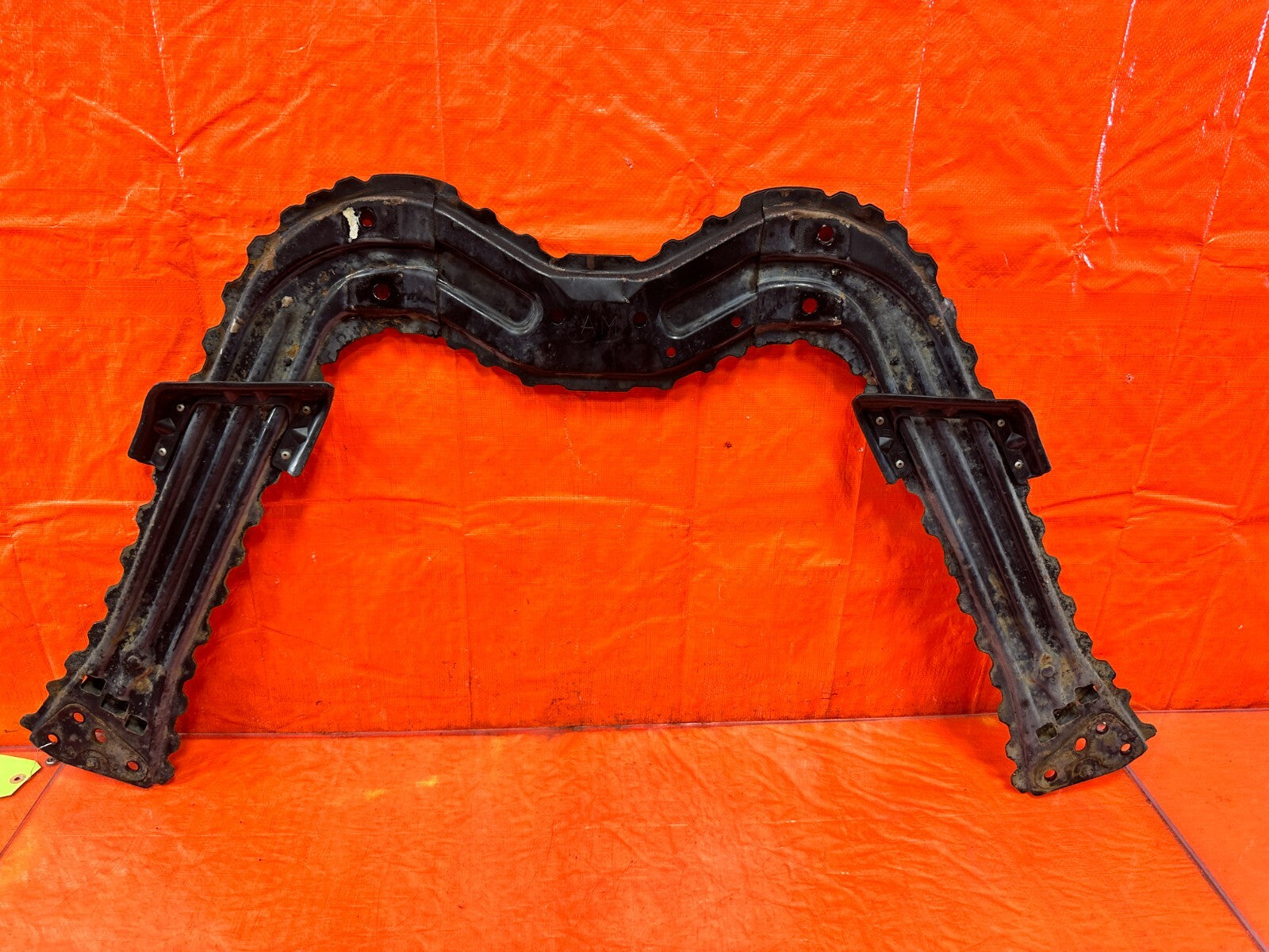 03 07 INFINITI G35 COUPE   UNDER CARRIAGE BODY TUNNEL W BODY BRACE 74870 AM8008