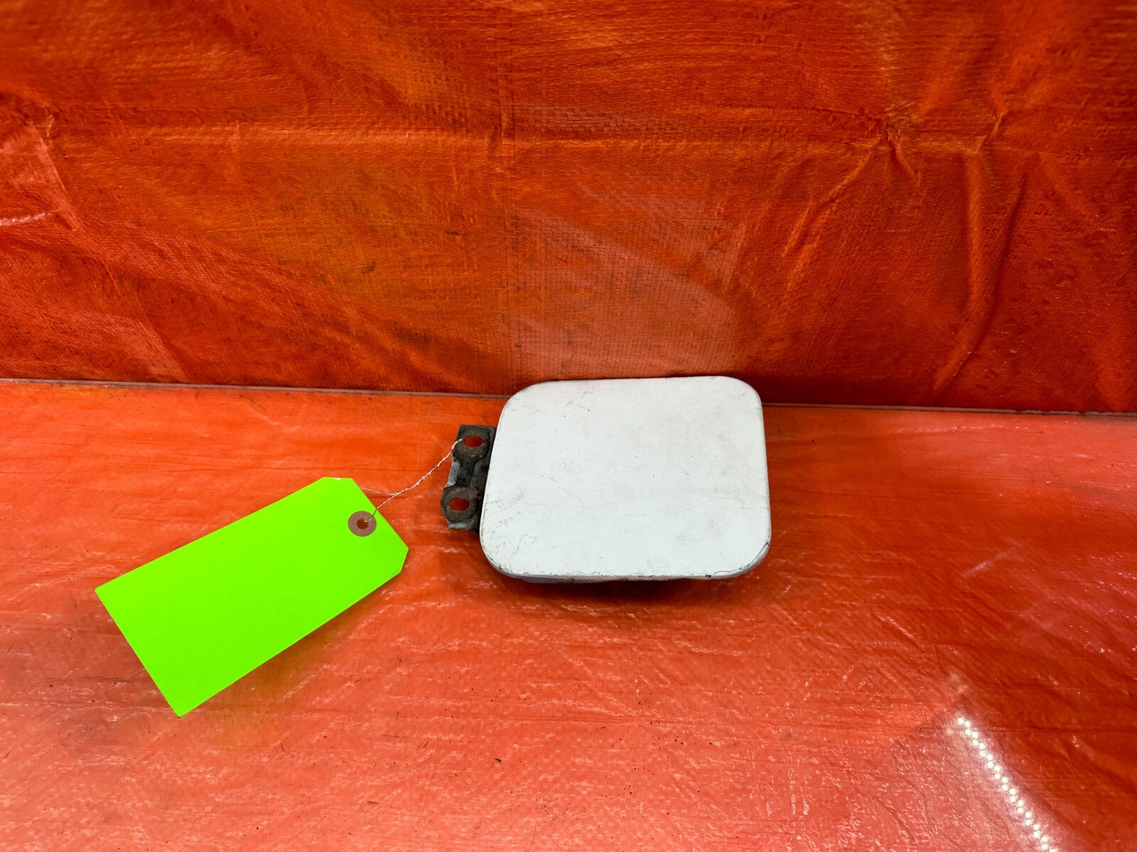 88 91 HONDA CRX   FUEL LID / GAS CAP COVER   WHITE COLOR   OEM FACTORY #2430