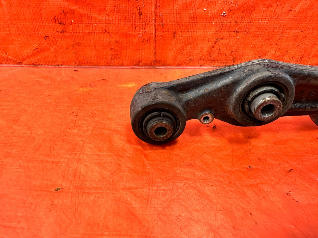 94 01 ACURA INTEGRA   PASSENGER RIGHT REAR LOWER CONTROL ARM   OEM #3093