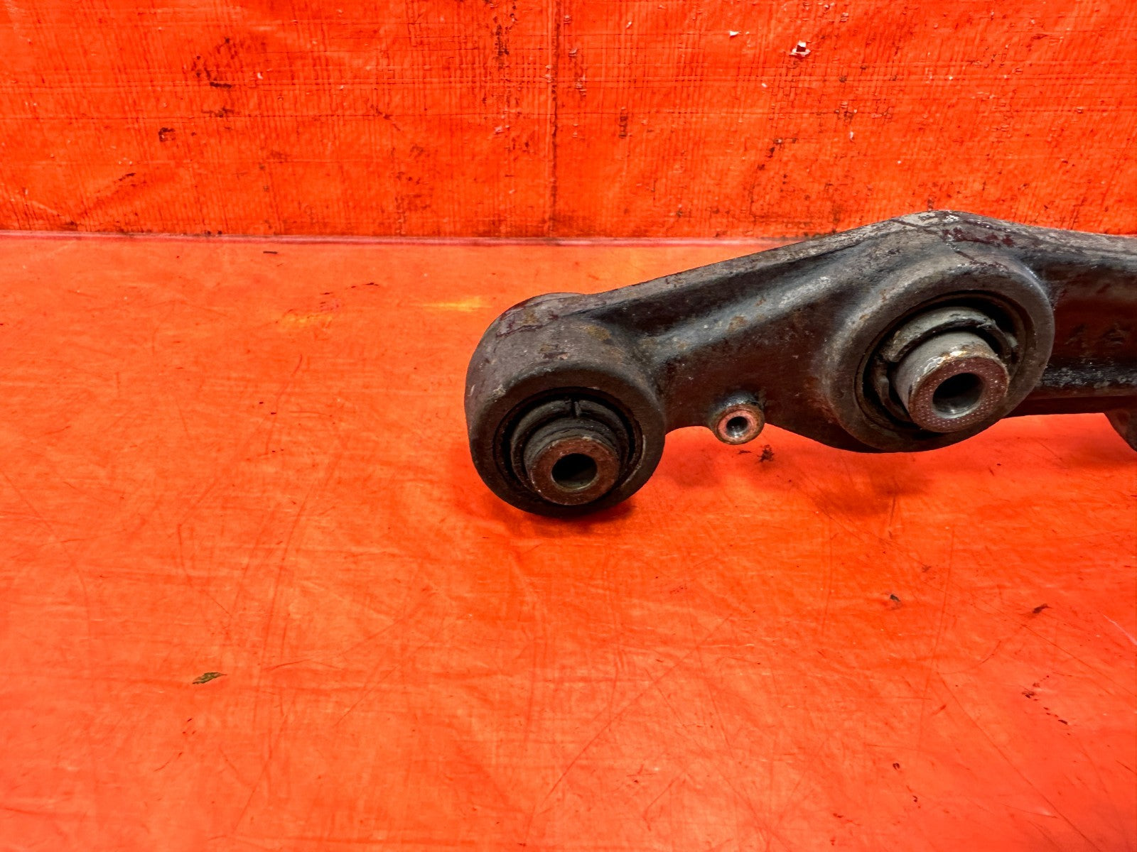 94 01 ACURA INTEGRA   PASSENGER RIGHT REAR LOWER CONTROL ARM   OEM #3093