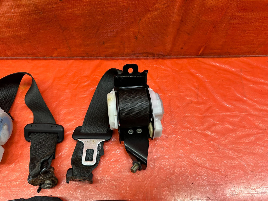2003 HONDA CIVIC SI EP3 HATCH REAR SEAT BELT SET LEFT & RIGHT SEAT BELTS OEM 2305