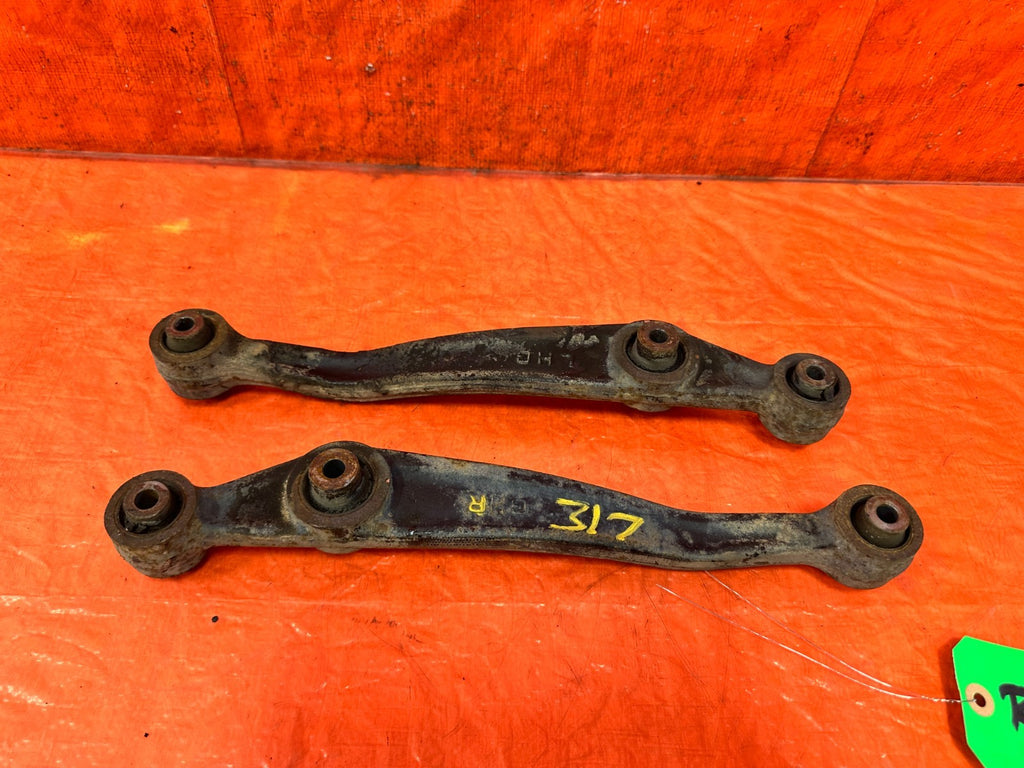 90 91 HONDA CIVIC HATCHBACK   CONTROL ARM SET   LEFT AND RIGHT REAR LOWER ARMS  2