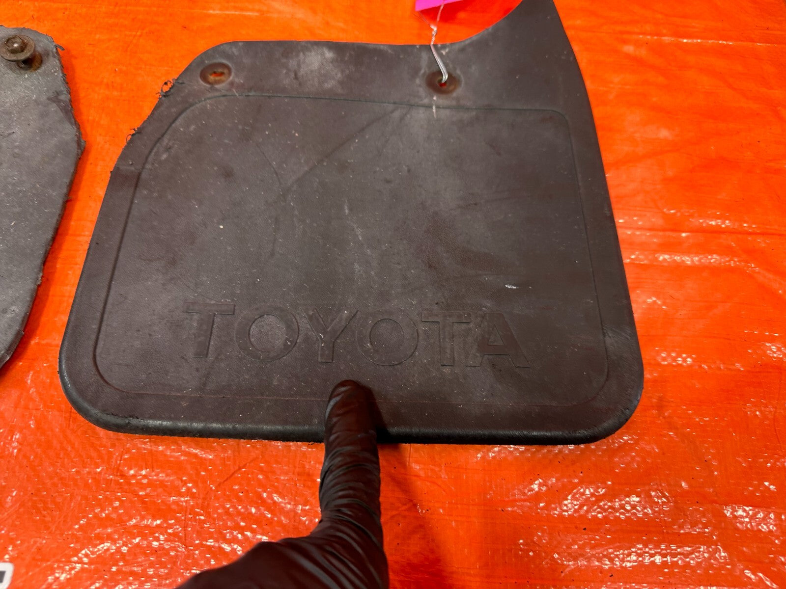 1996 96 TOYOTA TACOMA   2RZ FE 2.4L   RWD NON PRE RUNNER REAR MUD FLAPS OEM 2495