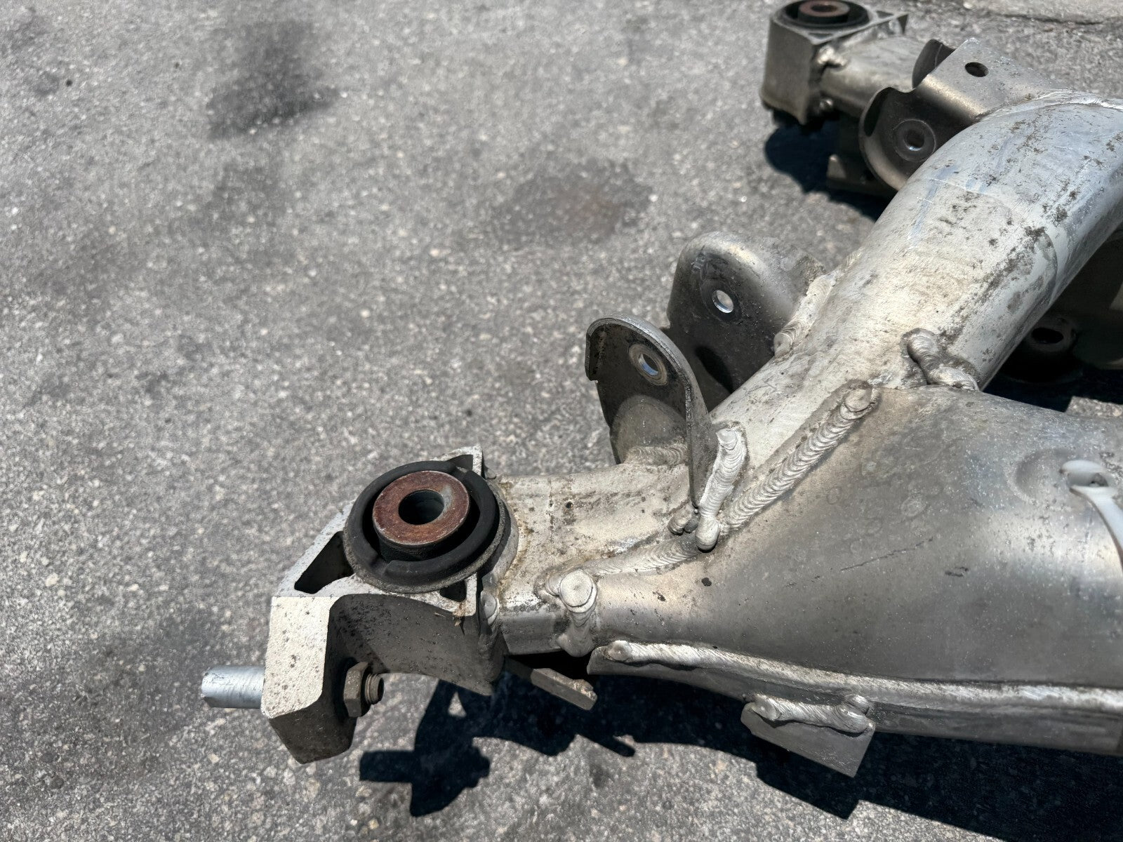 03 07 INFINITI G35 COUPE   REAR SUBFRAME CROSSMEMBER K FRAME   ALUMINUM OEM 29816