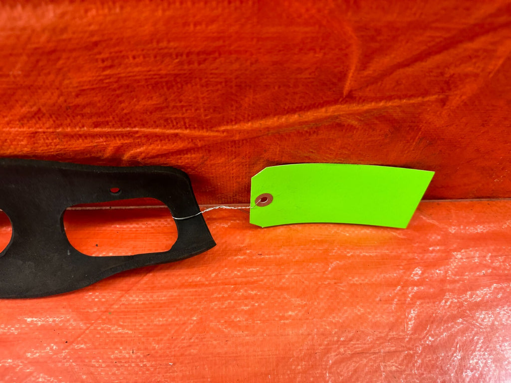 88 91 HONDA CRX   TAIL LIGHT LAMP   WEATHER TRIM GASKET   LEFT OR RIGHT OEM 2431