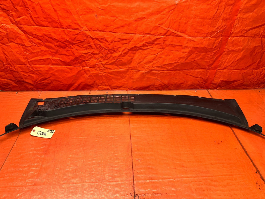 92 96 HONDA PRELUDE FRONT WINDSHIELD WIPER COWL OEM #3320