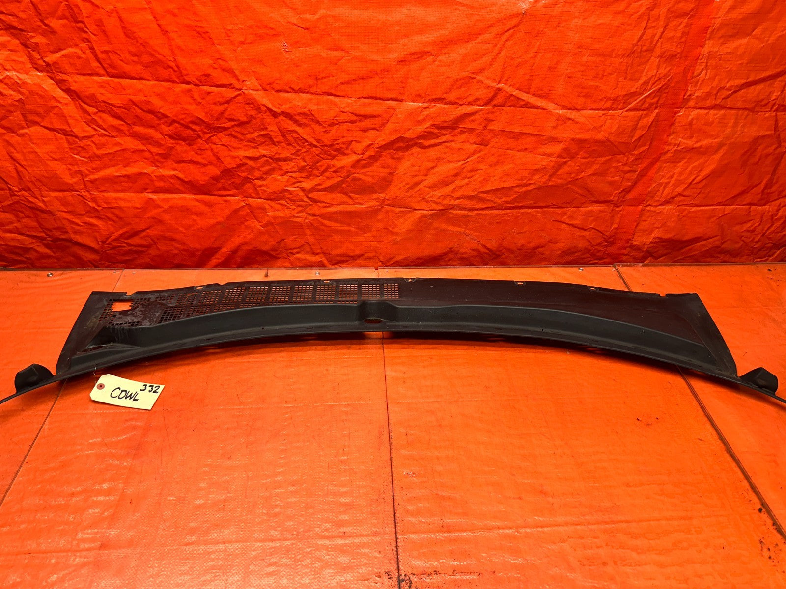 92 96 HONDA PRELUDE FRONT WINDSHIELD WIPER COWL OEM #3320