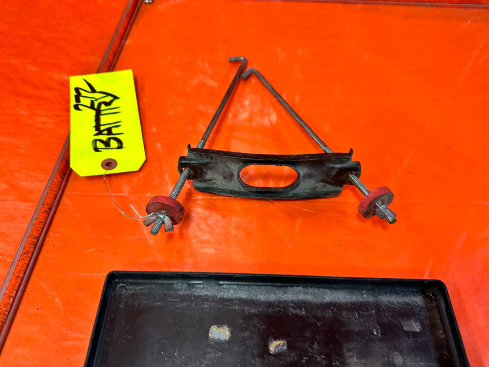 93 97 HONDA DEL SOL   BATTERY TRAY TRIM AND TIE DOWN   OEM #2722