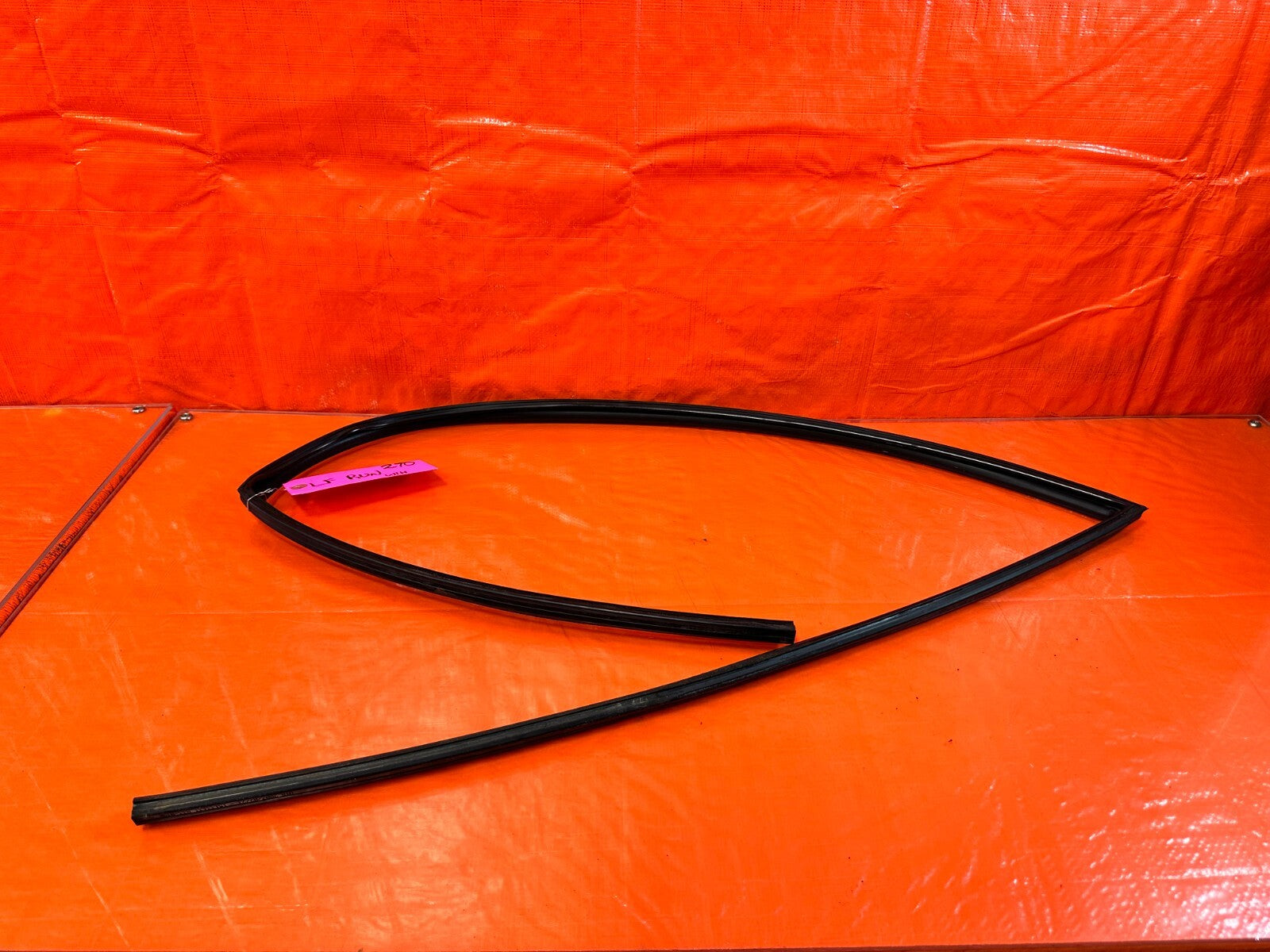 06 11 CIVIC 4D SEDAN   DRIVER LEFT FRONT WEATHER STRIP RUN CHANNEL OEM #2700