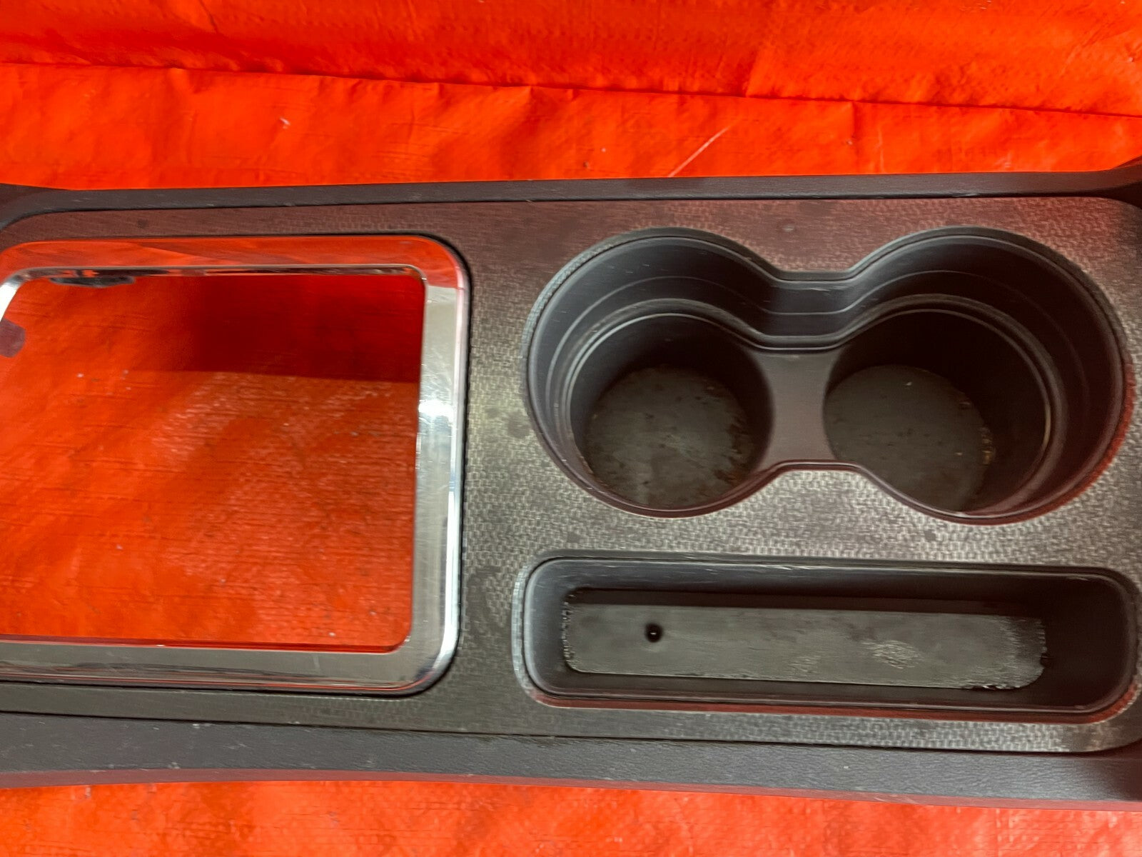 11 14 DODGE CHALLENGER 5.7L R/T AUTOMATIC   INTERIOR SHIFTER CONSOLE CUP HOLDER7