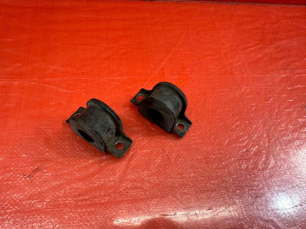 92 01 HONDA PRELUDE   LEFT & RIGHT   REAR SWAY BAR BRACKETS & BUSHINGS   OEM 2108