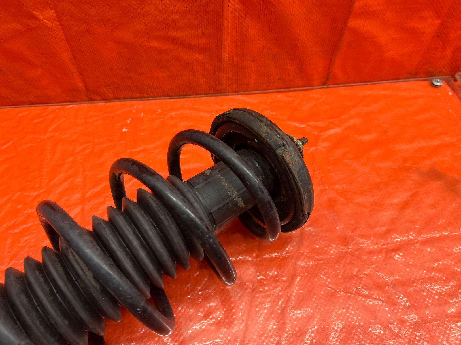 00 02 HONDA ACCORD EX LX 2.3L SHOCK AND SPRING STRUT LEFT OR RIGHT REAR KYB #1678