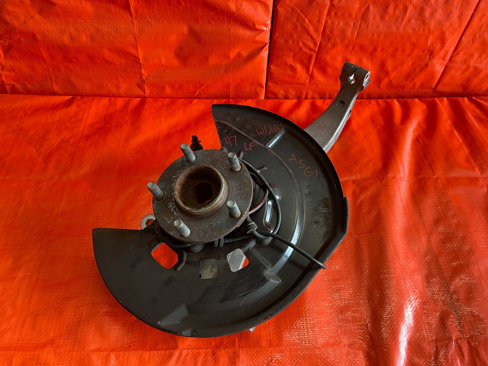 08 13 INFINITI G37   REAR WHEEL DRIVE   DRIVER LEFT FRONT   SPINDLE KNUCKLE HUB0