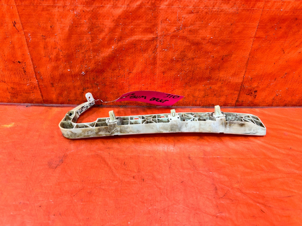09 15 INFINITI G37 CONVERTIBLE   LEFT REAR BUMPER BRACKET RETAINER CLIP OEM 3103
