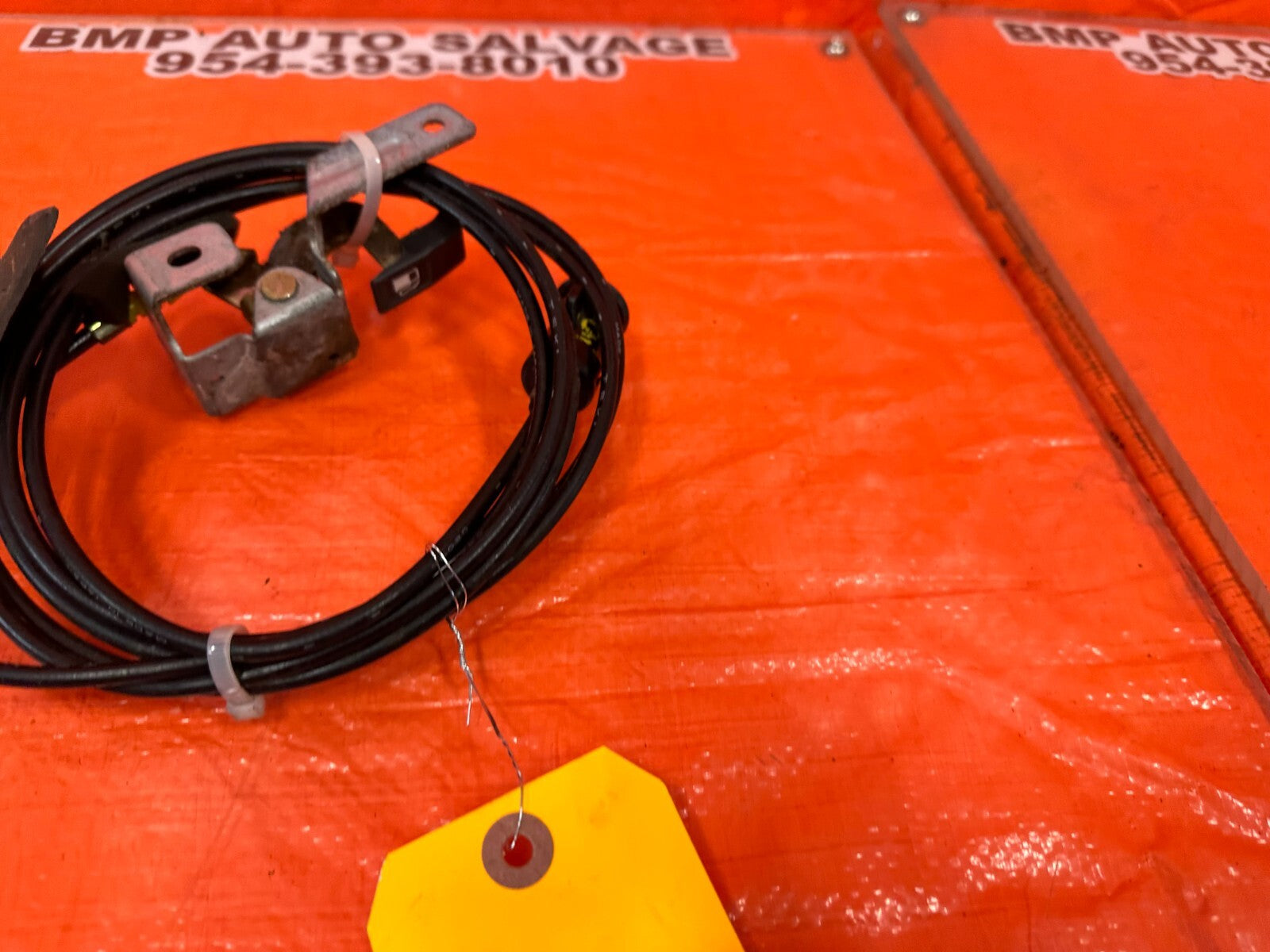 02 06 ACURA RSX BASE & TYPE S   GAS FUEL LID RELEASE CABLE   OEM #DC5 12