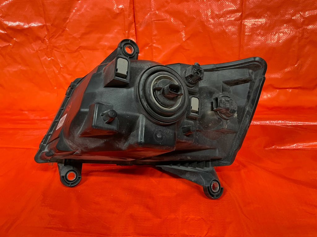 08 10 DODGE GRAND CARAVAN   SE & SXT   PASSENGER RIGHT HEADLIGHT HEADLAMP OEM OE6