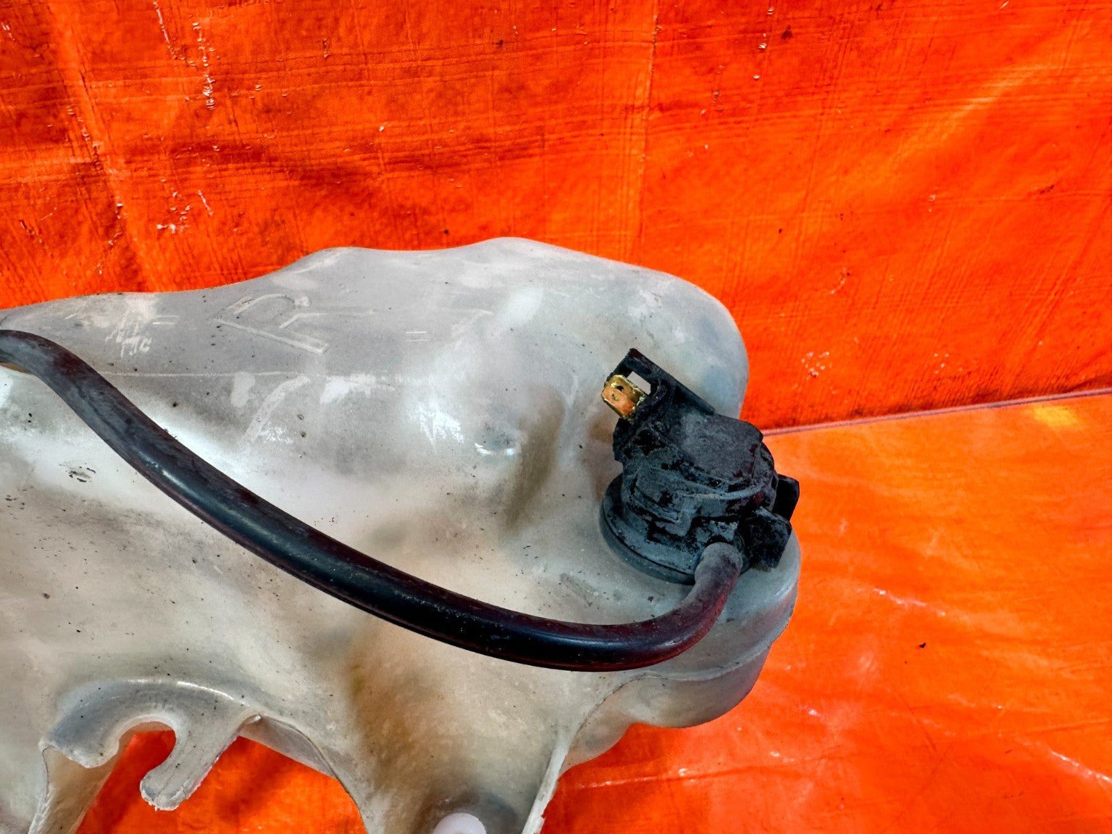06 11 HONDA CIVIC 4 DOOR SEDAN   WINDSHIELD WIPER FLUID RESERVOIR TANK OEM #3001