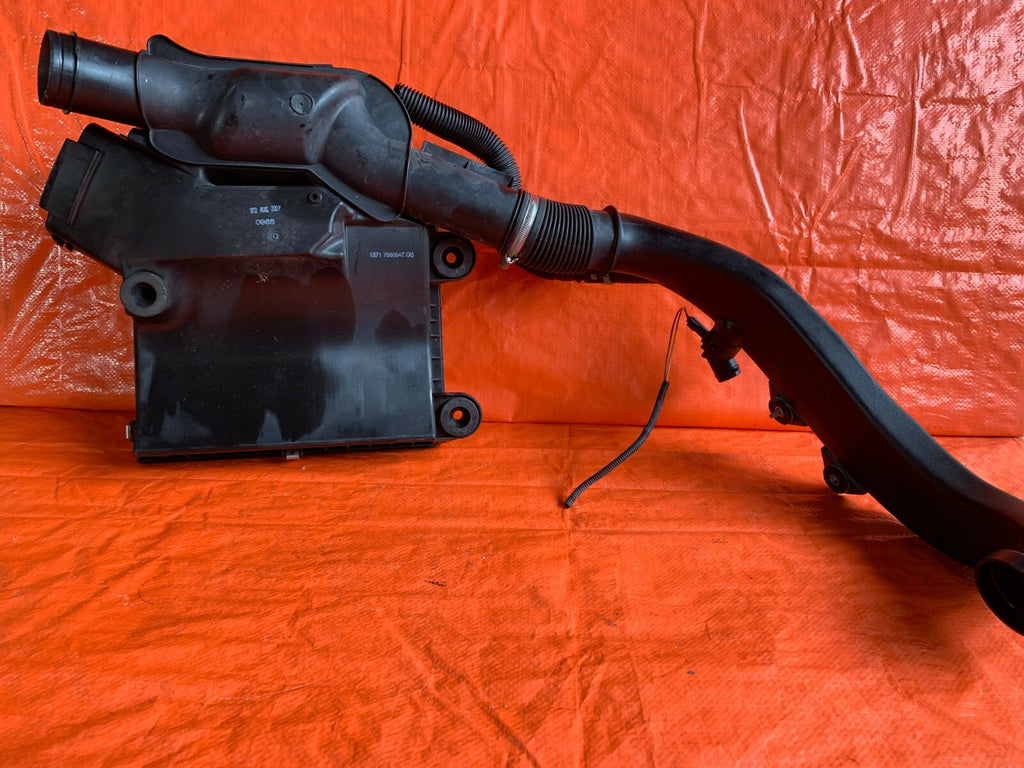 OEM 2007 BMW 335Xi 335i AWD N54 AIR INTAKE FILTER BOX W/ ARM   1371 7556547.06 8