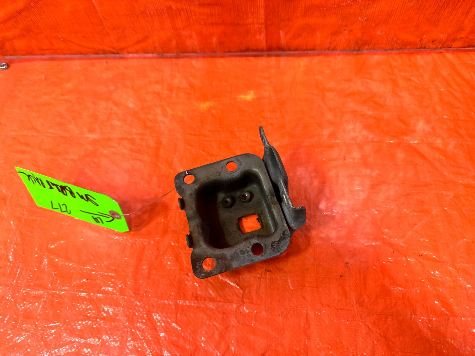 88 89 HONDA CRX   LEFT FRONT   RE BAR CRASH BAR BEAM   MOUNTING BRACKET OEM 2774