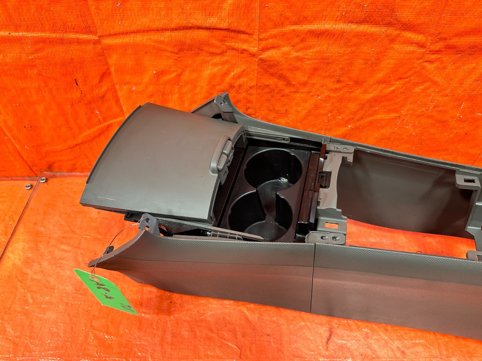 02 06 ACURA RSX   ARM REST CENTER CONSOLE ASSEMBLY   TAN IN COLOR   OEM #3151
