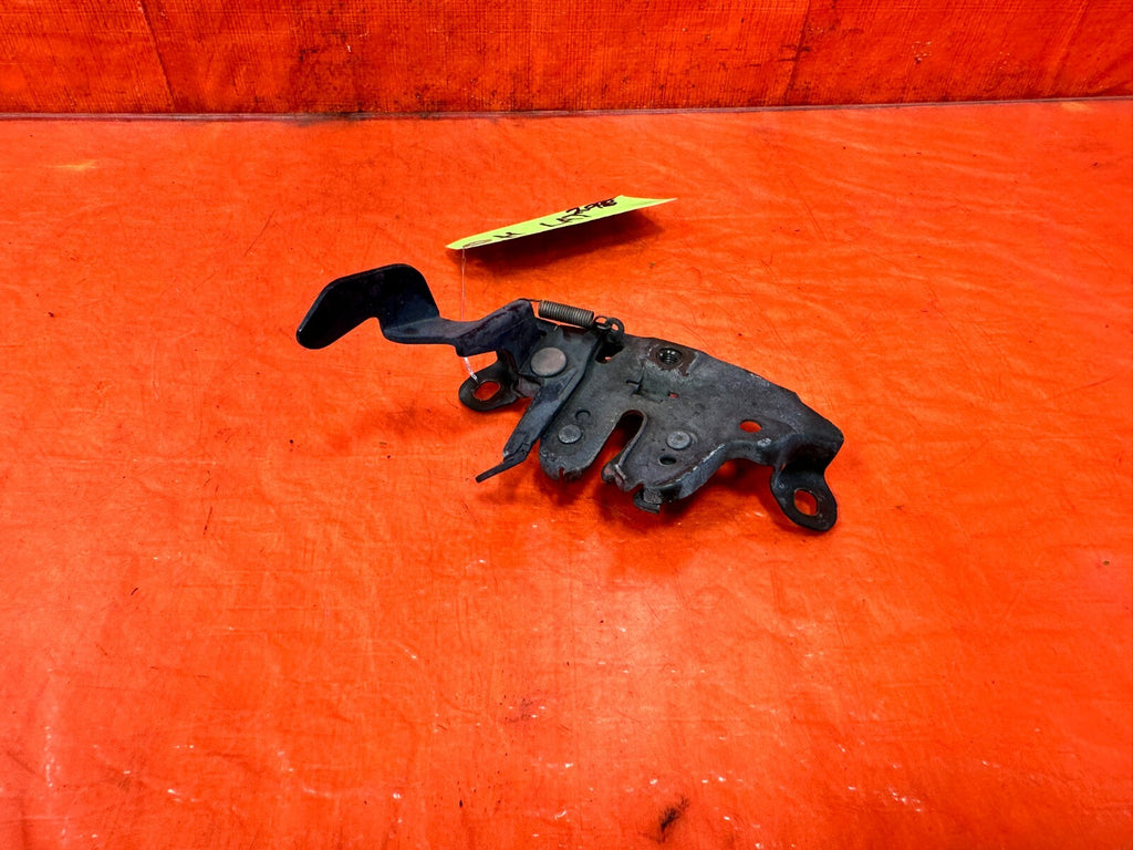 03 07 INFINITI G35 COUPE   HOOD LATCH LOCKING MECHANISM LOCK   OEM FACTORY #2982