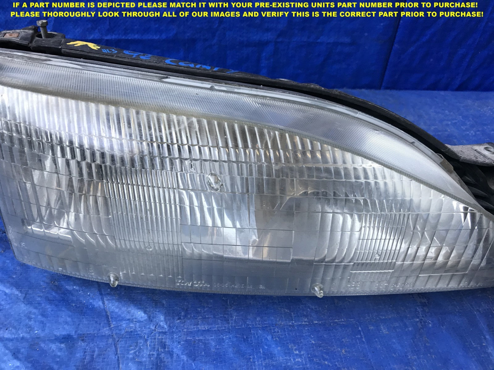 OEM 1995 1996 95 96 TOYOTA CAMRY   PASSENGER RIGHT HEADLIGHT   1 BAD TAB 2