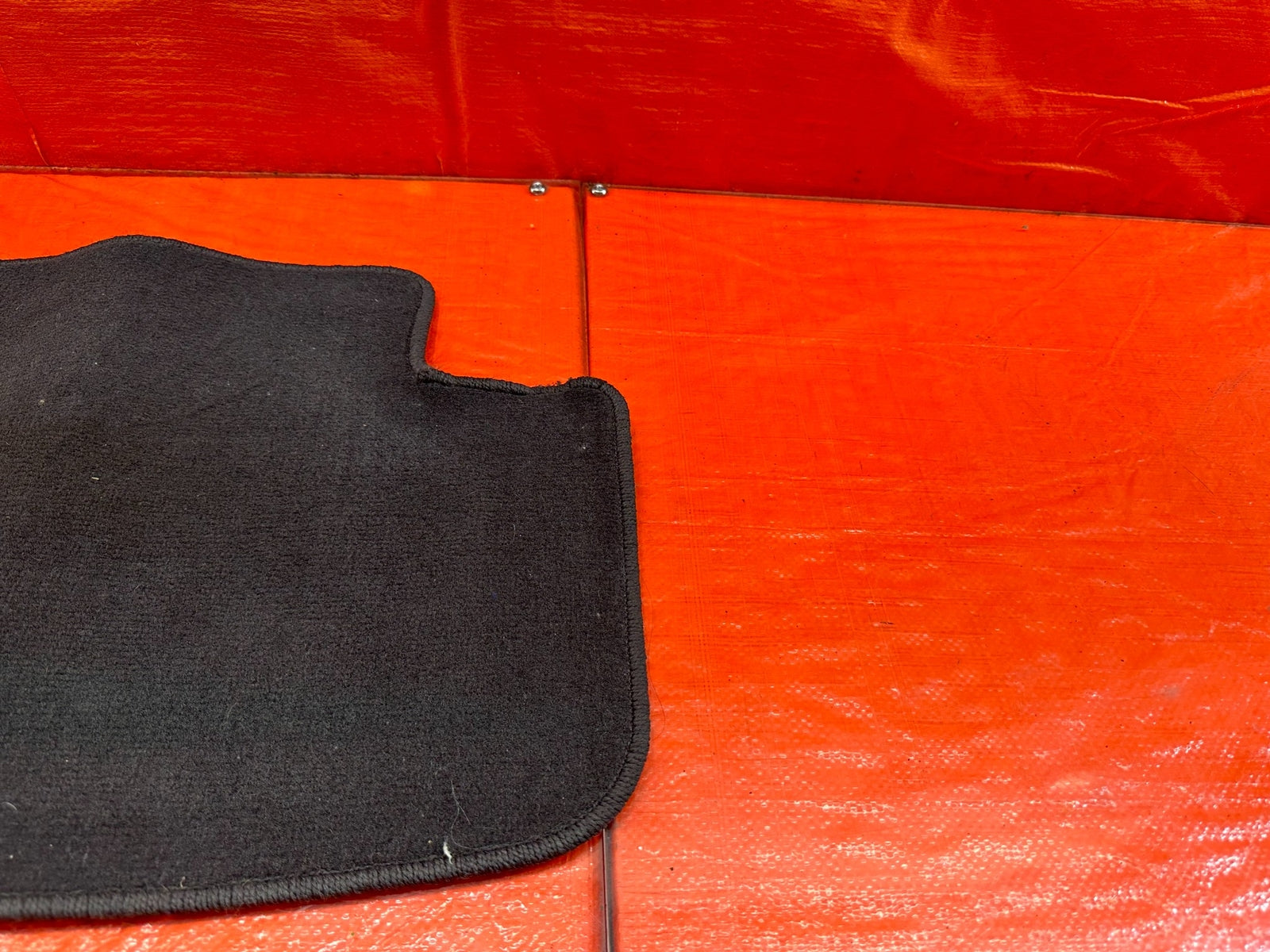 02 05 HONDA CIVIC SI EP3 HATCHBACK   REAR FLOOR MAT CARPET RUG   OEM FACTORY 2134