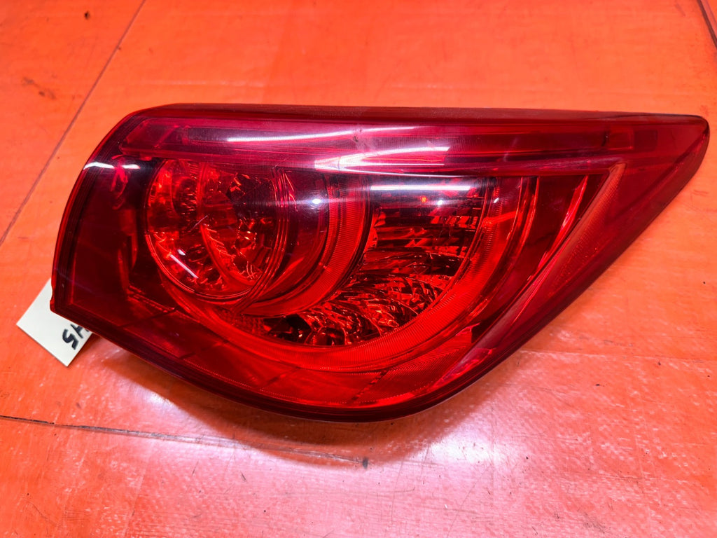 14-15 INFINITI Q50 3.7L AWD PASSENGER RIGHT OUTER QUARTER TAIL LIGHT LAMP OEM #36