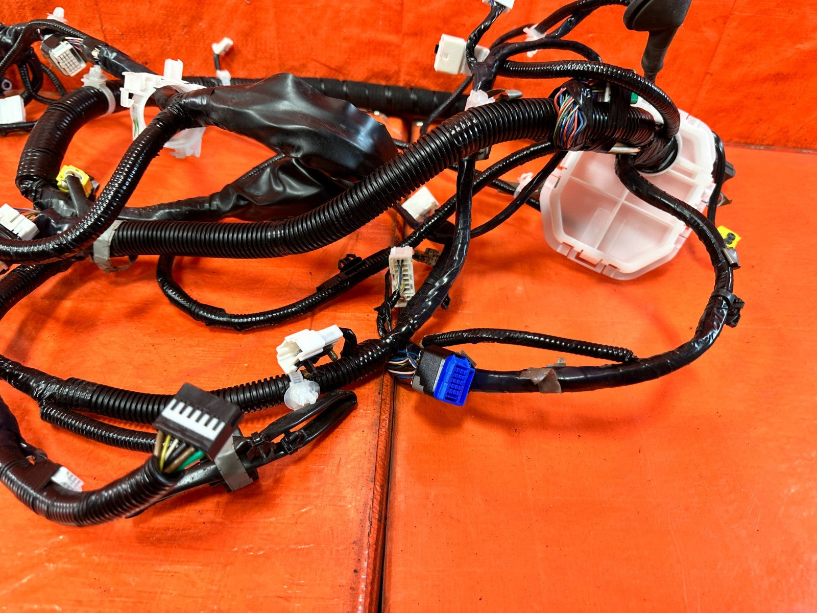16 17 INFINITI Q50 RED SPORT 400   INTERIOR FLOOR BODY HARNESS   24014 6HB6A 31410