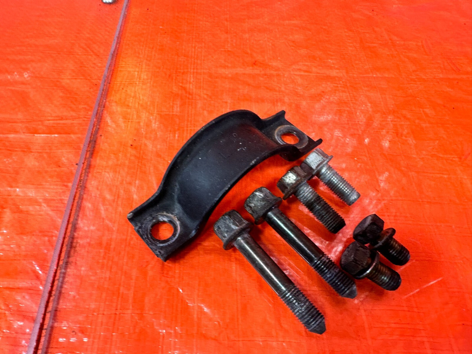 92 96 HONDA PRELUDE   POWER STEERING RACK MOUNTING BRACKET BRACE   OEM #2737