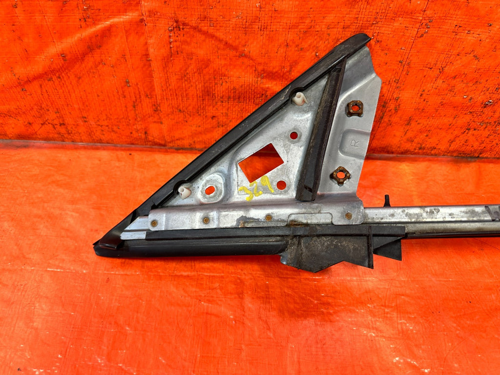08 13 INFINITI G37 COUPE 2D   WINDOW GUIDE GLASS GUIDE   RIGHT SIDE   OEM #3293