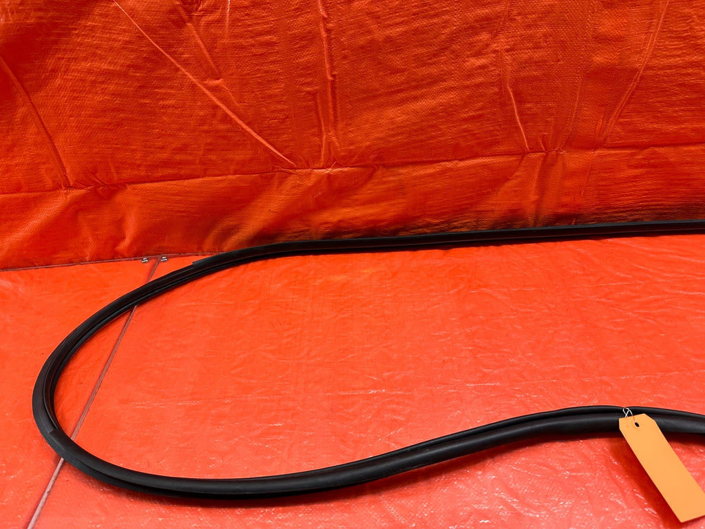 LANCER EVOLUTION X EVO 10 CHASSIS  DOOR OPEN TRIM WEATHER STRIP RIGHT FRONT 2177