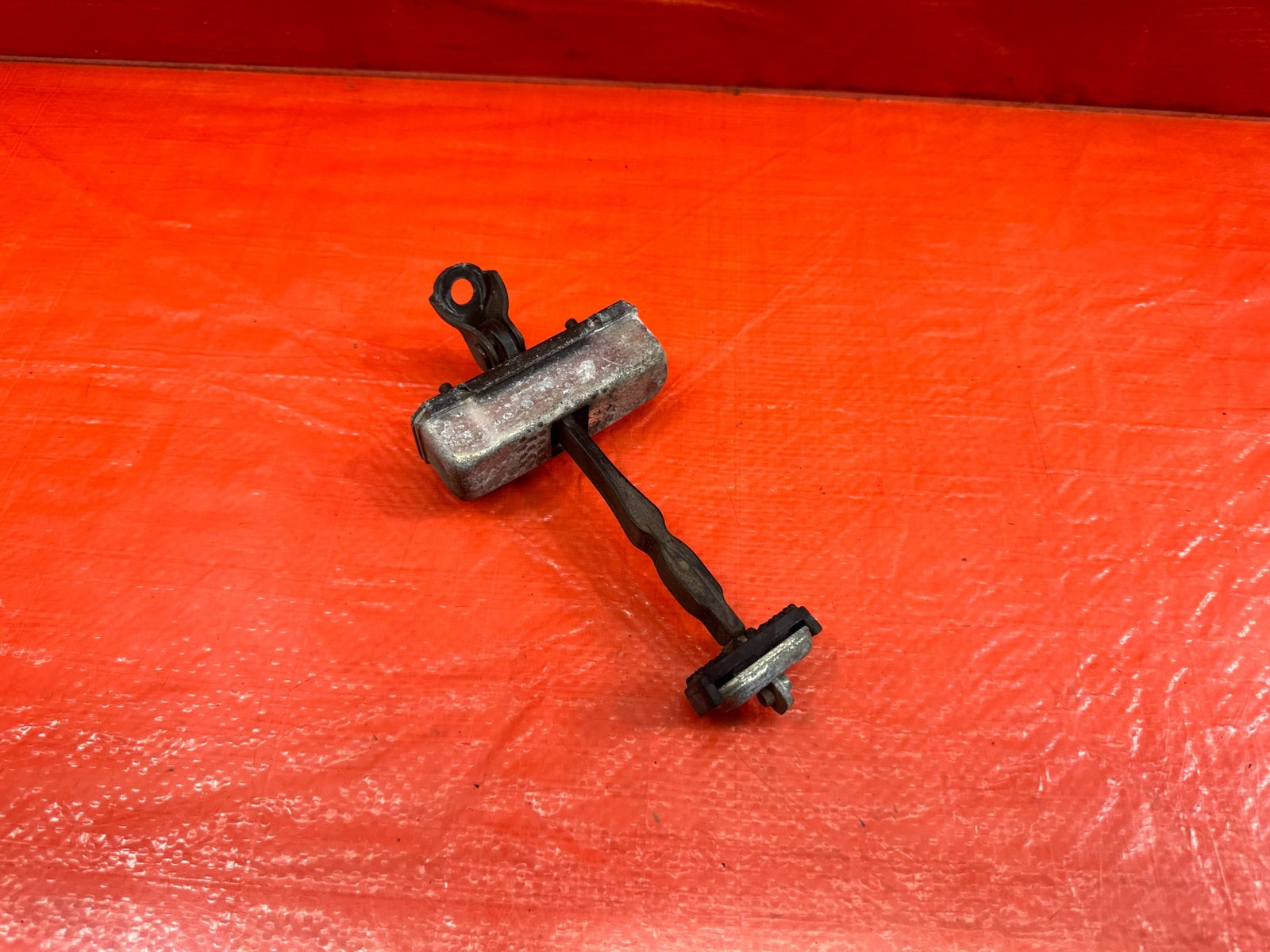 04 08 ACURA TSX   DRIVER LEFT REAR DOOR CHECKER HINGE ARM STOPPER   OEM #2059