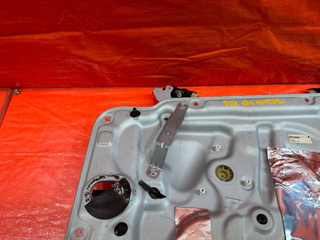 08 15 INFINITI G37 & Q60   PASSENGER RIGHT   WINDOW REGULATOR W/ MOTOR OEM #19010