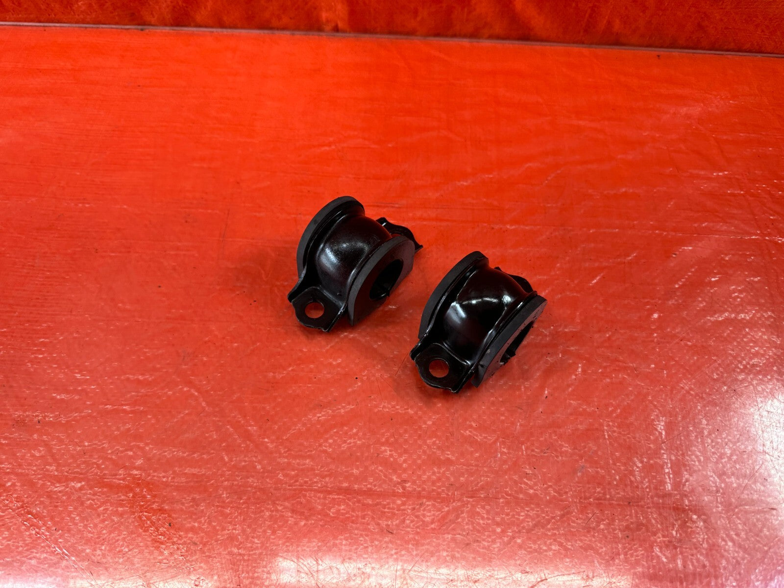 04 07 HONDA S2000   FRONT SWAY STABILIZER BAR BUSHINGS AND BRACKETS   OEM #19711
