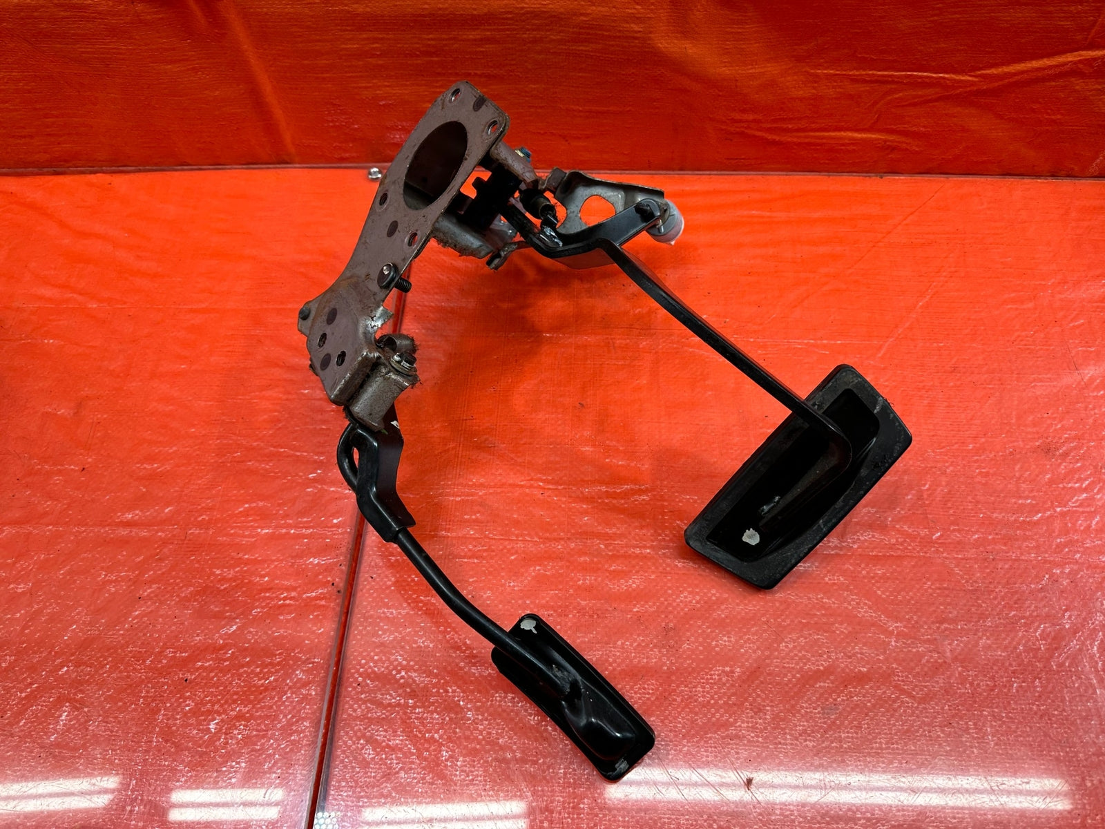 95 97 HONDA ODYSSEY   AUTOMATIC   GAS AND BRAKE PEDAL ASSEMBLY   OEM #1939