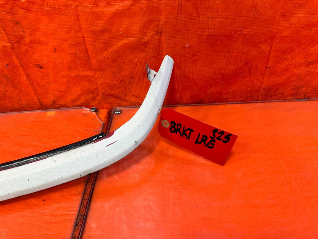 90 91 HONDA CIVIC HATCHBACK   FRONT BUMPER GRILLE INSERT  ASSEMBLY   OEM 3251