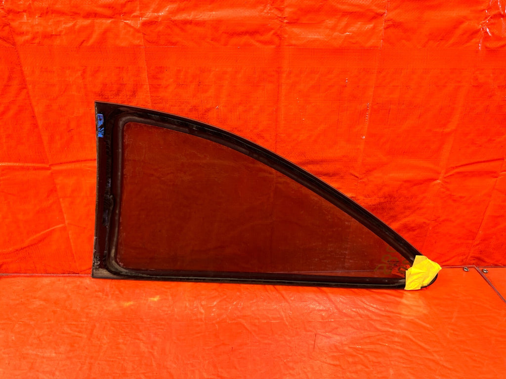 96 00 HONDA CIVIC   2D COUPE PASSENGER RIGHT REAR   QUARTER 1/4 GLASS   OEM #2858