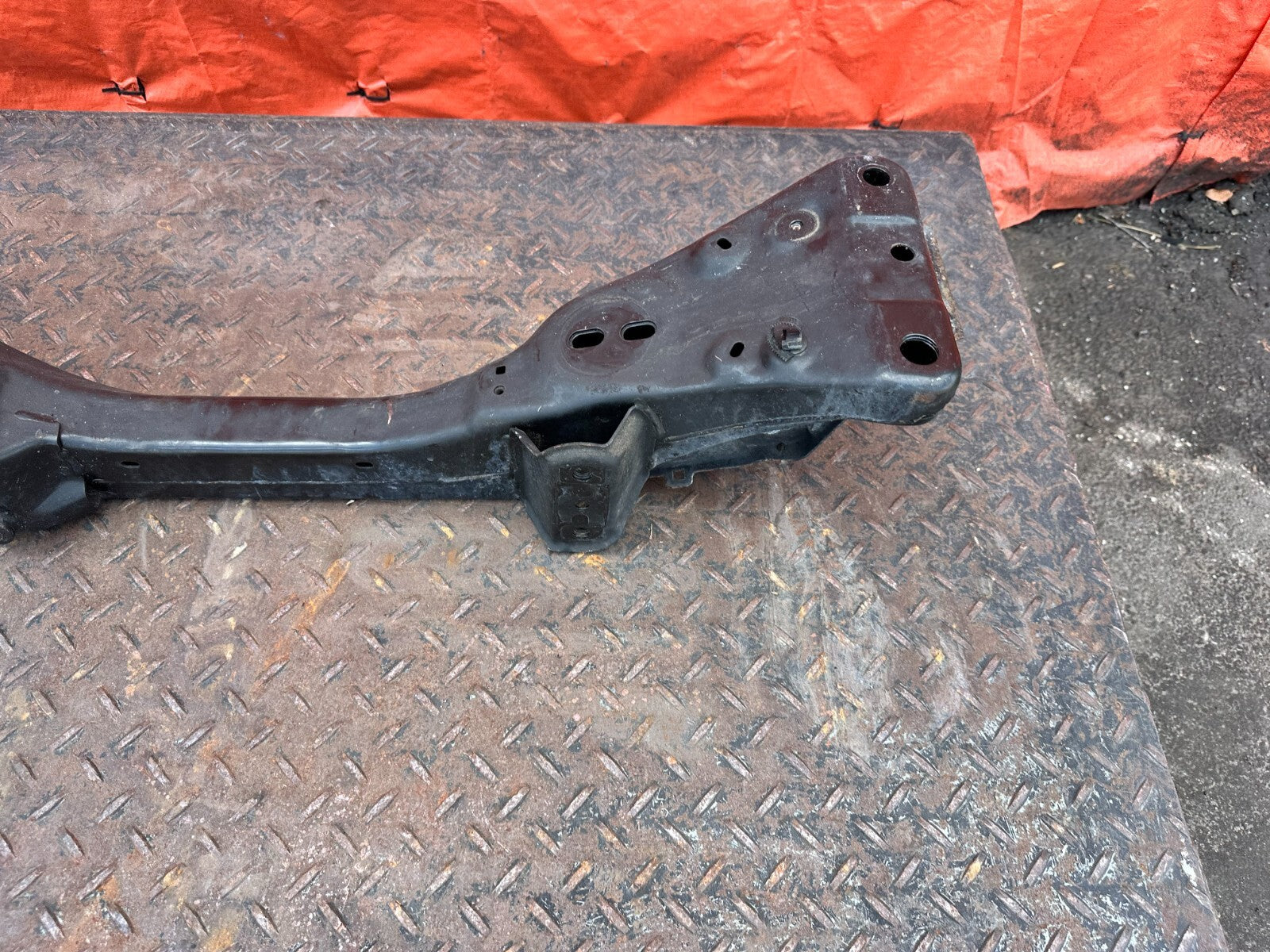 02 10 LEXUS SC430   FRONT SUBFRAME CROSSMEMBER SUB FRAME ENGINE CRADLE OEM 2884