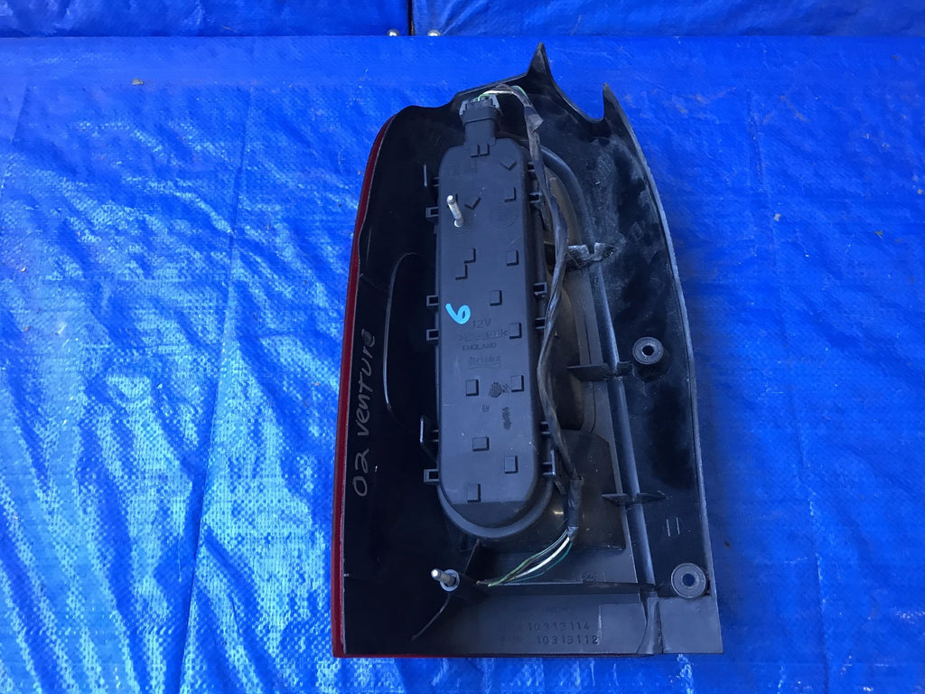 OEM 2000 2001 2002 2003 CHEVROLET SILHOUETTE PASSENGER RIGHT TAIL LIGHT SHELF 64