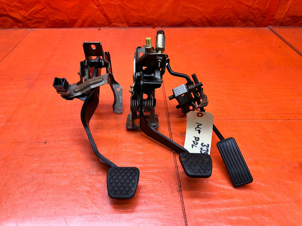 97 01 HONDA PRELUDE 2.2L 5 SPEED MANUAL CLUTCH BRAKE GAS PEDAL ASSEMBLY OEM #3350