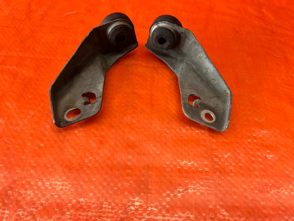 04 08 ACURA TL   CONDENSER MOUNTING BRACKET SET   LEFT & RIGHT   OEM FACTORY 1374
