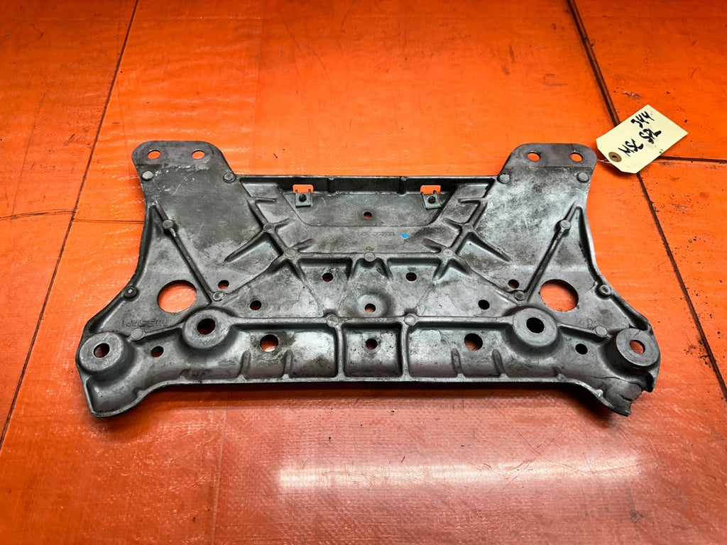 14-15 INFINITI Q50 3.7L FRONT SUBFRAME STEERING RACK MOUNTING BRACKET PLATE #3447