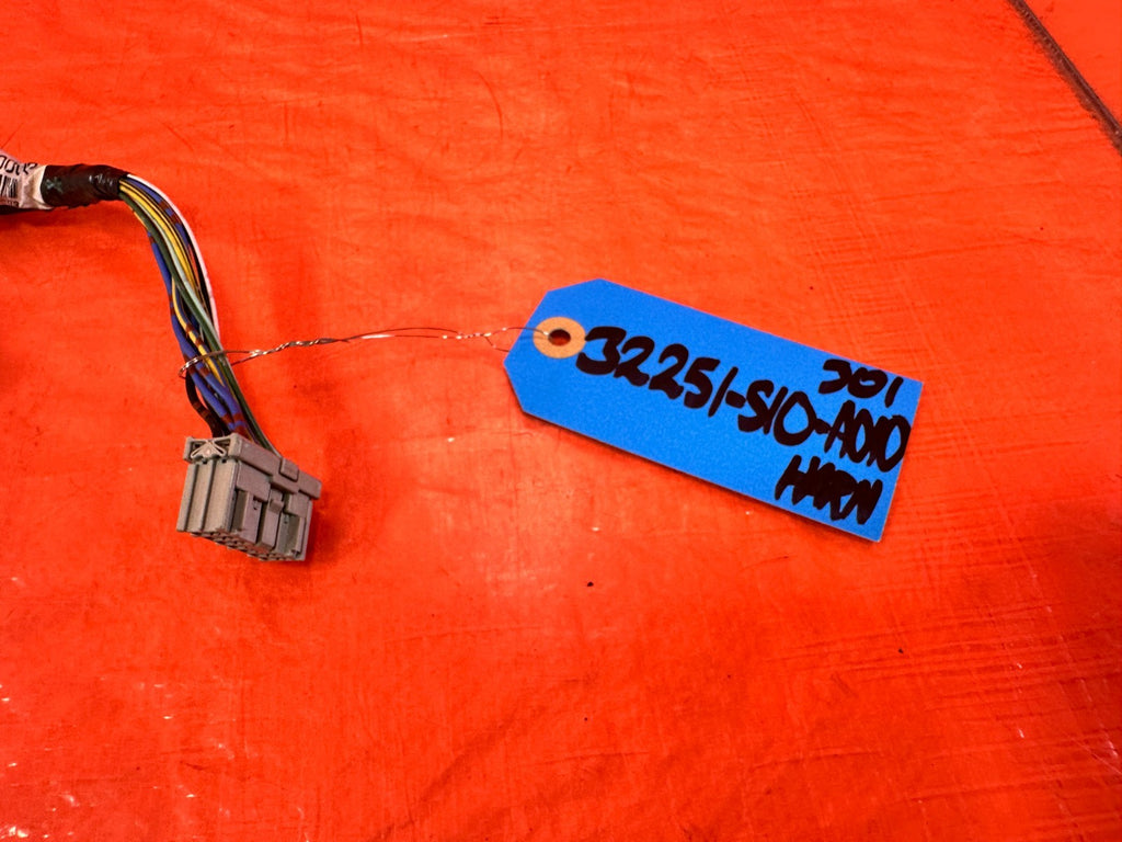 97 01 HONDA CR V CRV   SUB WIRE COMBINATION SWITCH   32251 S10 A01   OEM #3015