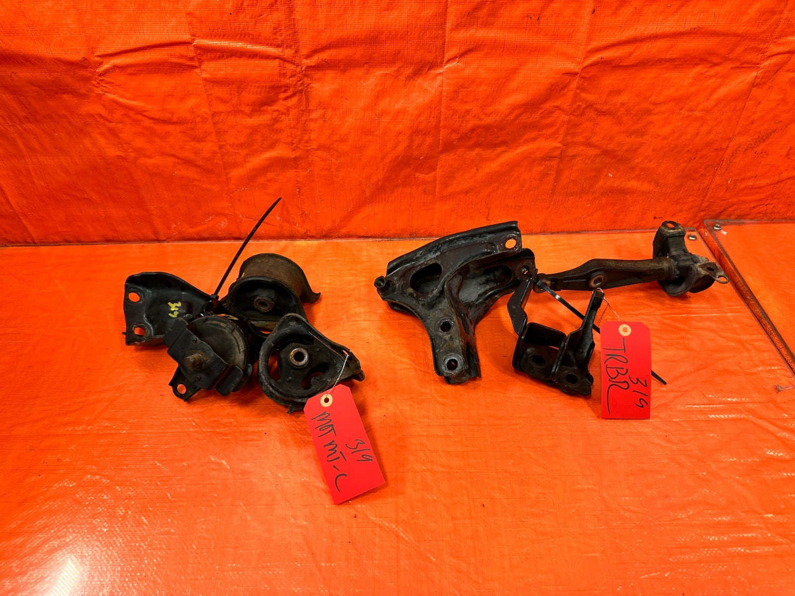 96 00 HONDA CIVIC   D16Y7 D16Y8 AUTOMATIC ONLY   ENGINE MOUNTS AND BRACKETS OEM0