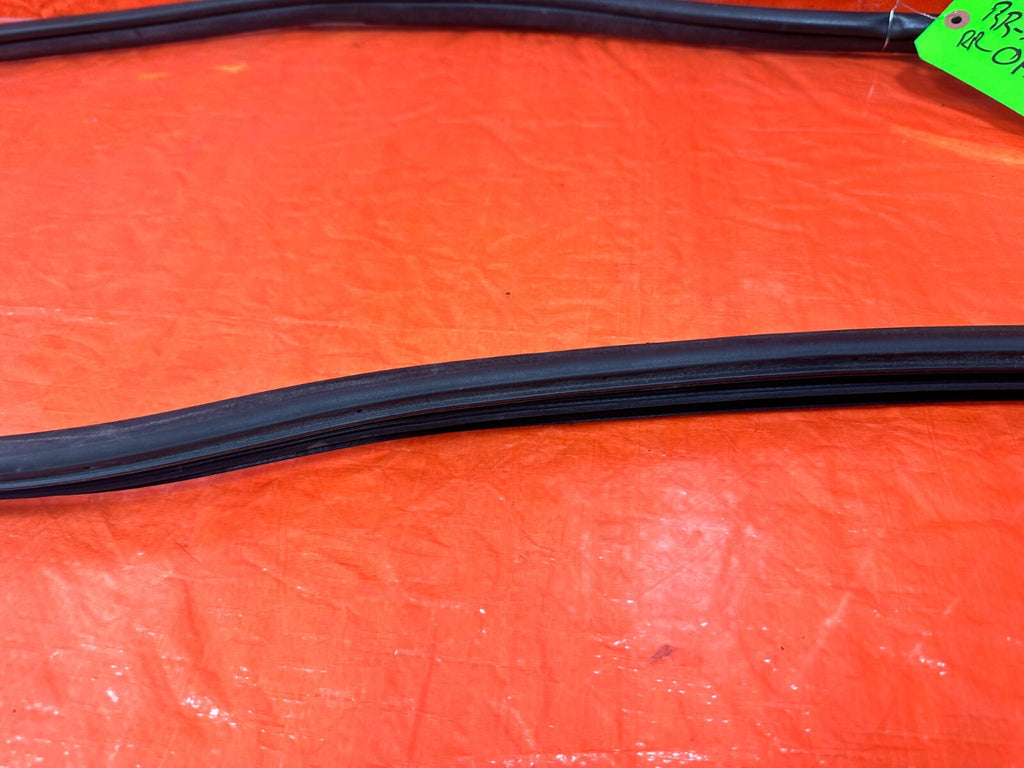 06 11 CIVIC 4D SEDAN   PASSENGER RIGHT REAR DOOR TO CHASSIS OPEN TRIM   OEM #2826