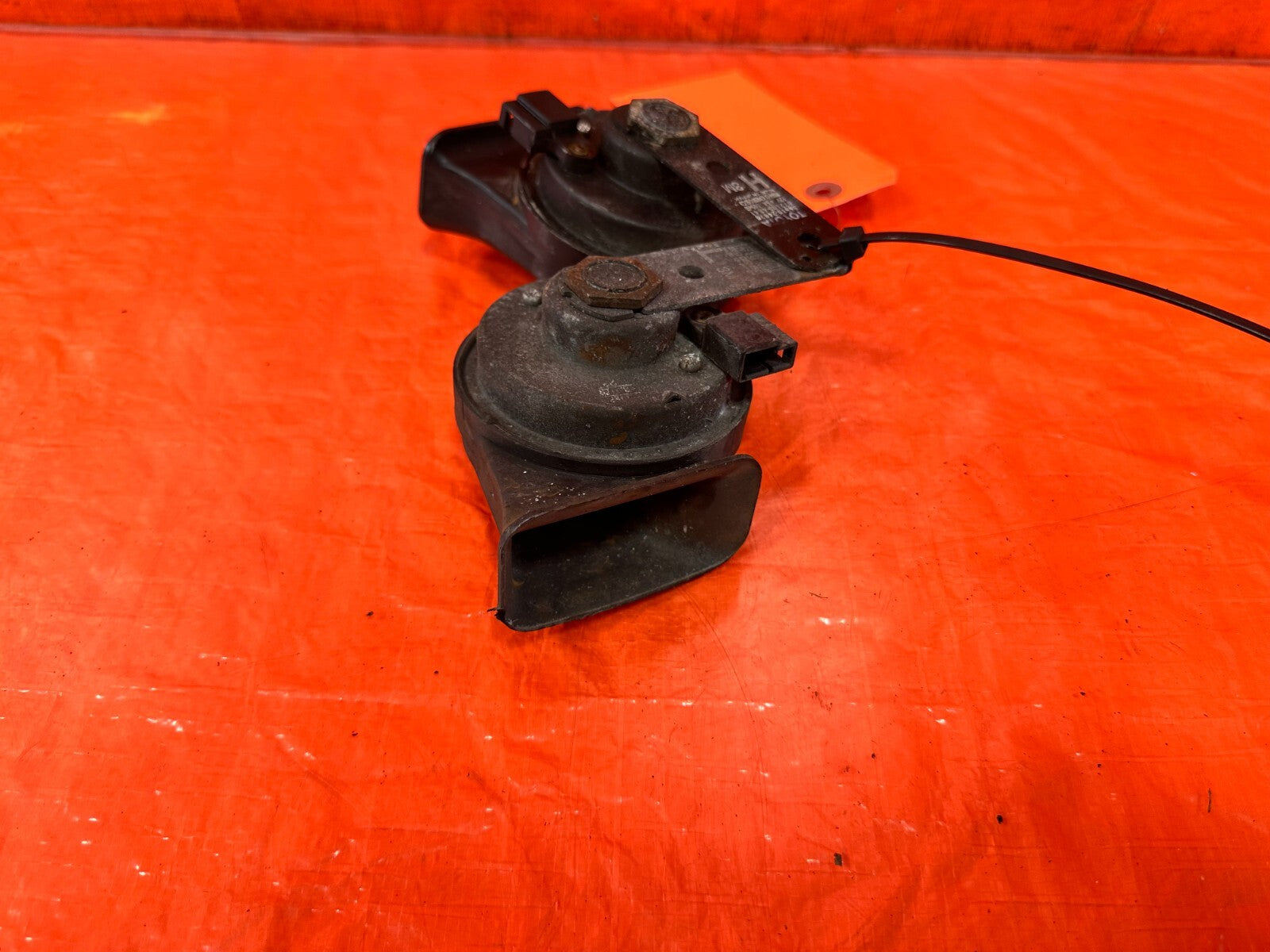 92 00 LEXUS SC300   HORN SET / HIGH AND LOW NOTE HORNS   OEM FACTORY #2765